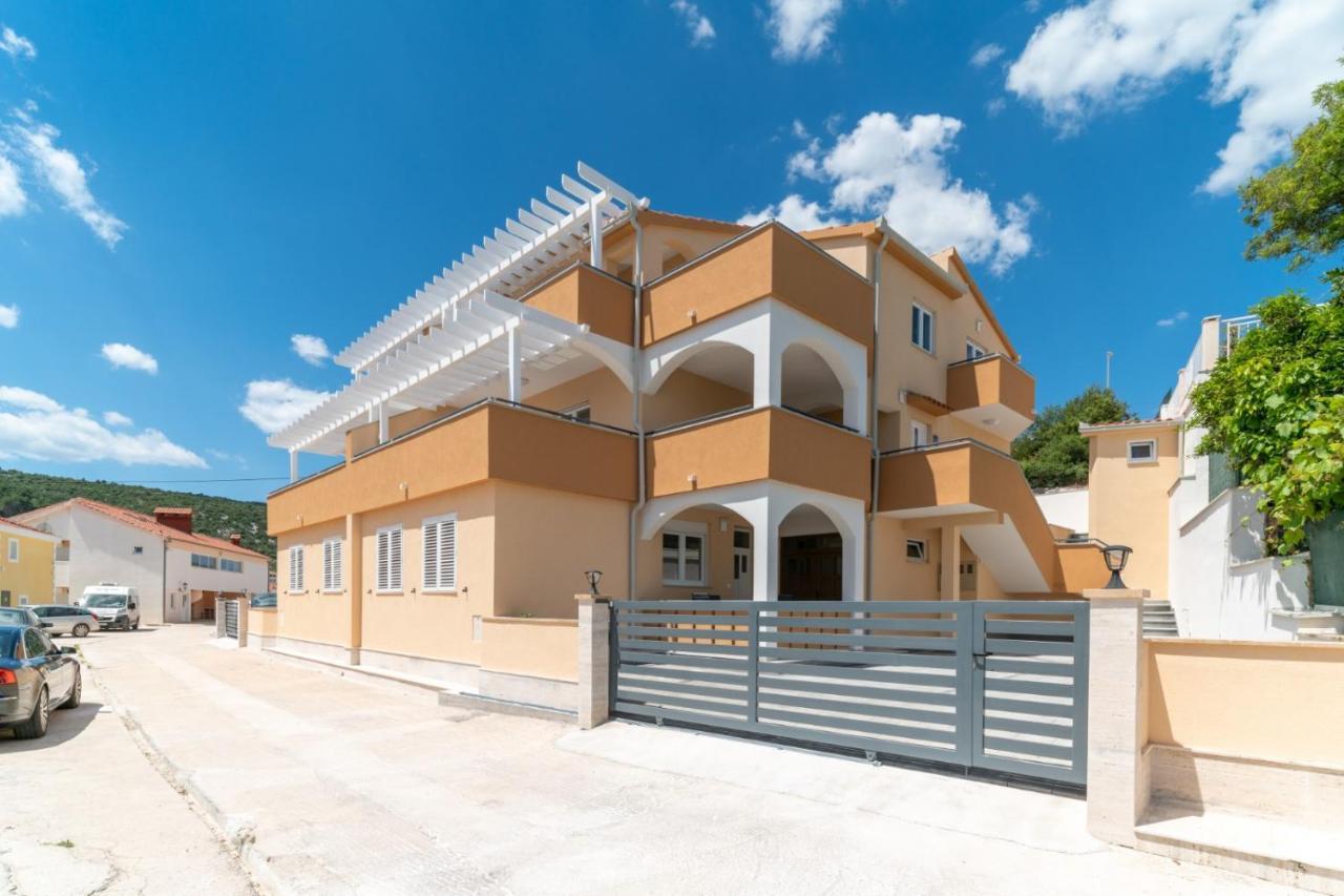 Villa A Марина Екстериор снимка