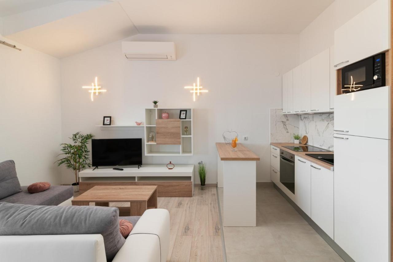 Villa A Марина Екстериор снимка